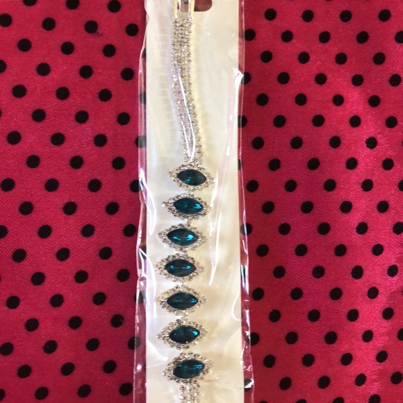 Jewelry - Picture 2 of 7